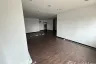 Office for rent in Sorachai Building Sukhumvit, Khlong Tan Nuea, Bangkok near BTS Ekkamai