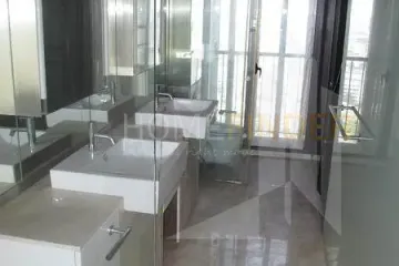3 Bedroom Condo for rent in Thung Maha Mek, Bangkok near BTS Sala Daeng