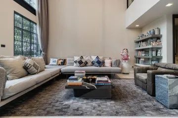 4 Bedroom House for rent in Khlong Toei Nuea, Bangkok near MRT Phetchaburi