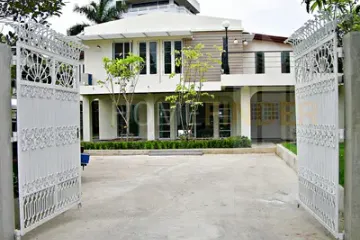 3 Bedroom House for rent in Khlong Tan, Bangkok near BTS Phrom Phong