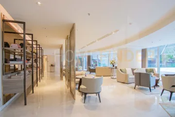 1 Bedroom Condo for sale in Lumpini, Bangkok near BTS Ratchadamri