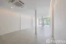 2 Bedroom Commercial for rent in Phra Khanong Nuea, Bangkok near BTS Ekkamai