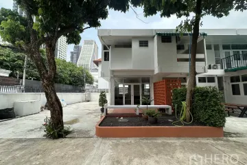 1 Bedroom Office for rent in Khlong Toei Nuea, Bangkok near MRT Sukhumvit