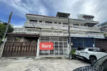 7 Bedroom Office for rent in Din Daeng, Bangkok near MRT Sutthisan