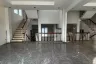 Commercial for rent in Khlong Tan Nuea, Bangkok
