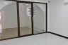 Commercial for sale in Khlong Tan Nuea, Bangkok