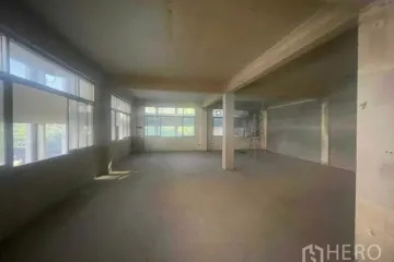 Commercial for rent in Phra Khanong Nuea, Bangkok near BTS Ekkamai