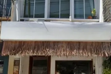 Commercial for rent in Khlong Tan Nuea, Bangkok