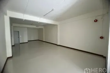 Commercial for rent in Phra Khanong, Bangkok near BTS Phra Khanong