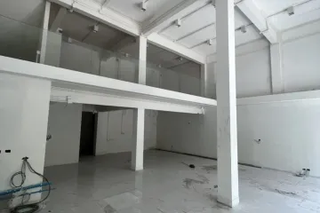 Commercial for rent in Khlong Tan Nuea, Bangkok near BTS Ekkamai
