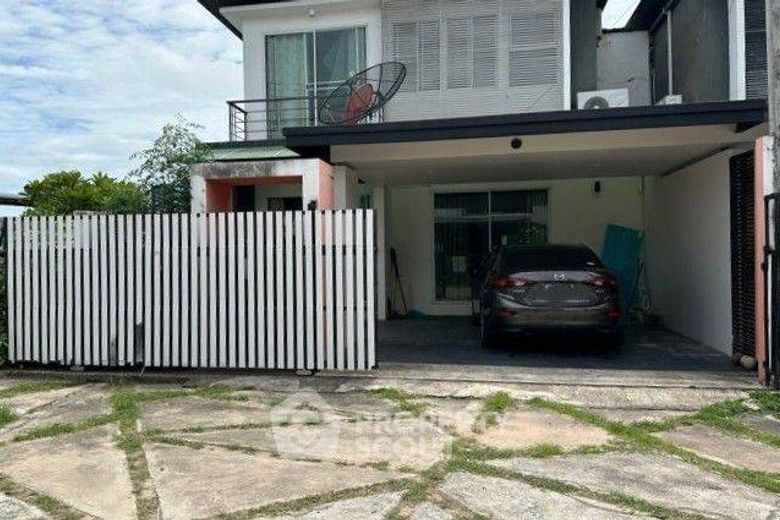 3 Bedroom Townhouse For Rent