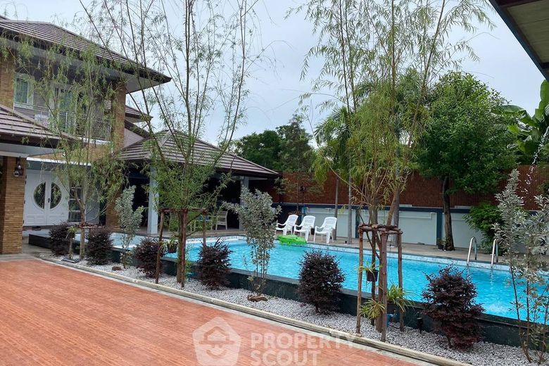 6 Bedroom House For Rent