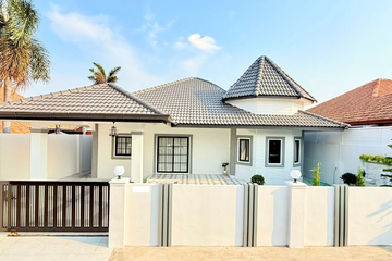 3 Bedroom House for sale in Na Kluea, Chonburi