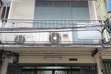 2 Bedroom Townhouse for sale in Phra Khanong, Bangkok near BTS Phra Khanong