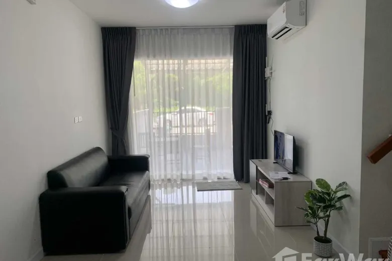 3 Bedroom Townhouse For Rent