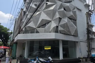 3 Bedroom Commercial for rent in Khlong Tan Nuea, Bangkok