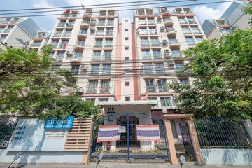 1 Bedroom Condo for sale in Thana Place, Lat Phrao, Bangkok