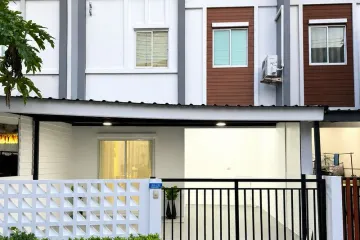 3 Bedroom Townhouse for sale in Huai Yai, Chonburi