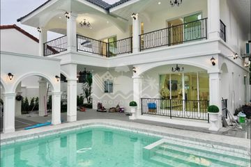 5 Bedroom House for sale in Na Kluea, Chonburi