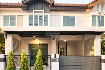 3 Bedroom Townhouse for sale in Tha Kham, Bangkok