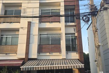 6 Bedroom Townhouse for sale in Lat Phrao, Bangkok