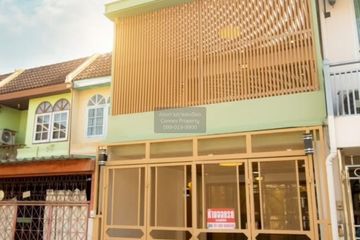2 Bedroom Townhouse for sale in Phlapphla, Bangkok near MRT Lat Phrao 83