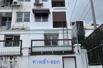 3 Bedroom Commercial for rent in Phlapphla, Bangkok near MRT Ramkhamhaeng