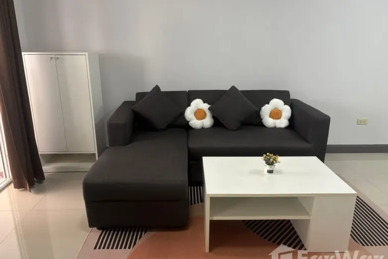 3 Bedroom Townhouse For Rent