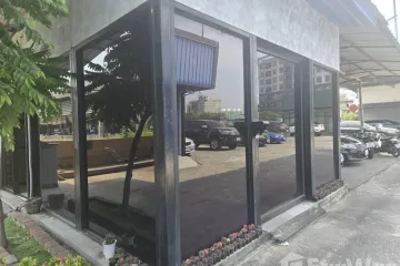 Office for rent in Nong Bon, Bangkok near MRT Suan Luang Ro 9
