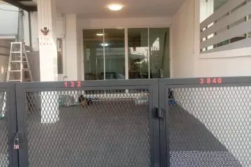 4 Bedroom Townhouse for rent in Khlong Chan, Bangkok