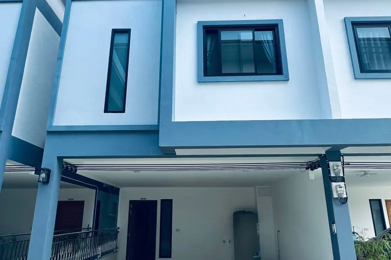 2 Bedroom Townhouse For Rent