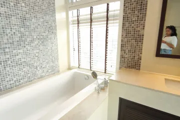 3 Bedroom Condo for sale in Fullerton, Phra Khanong, Bangkok near BTS Thong Lo