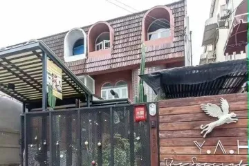 3 Bedroom Townhouse for rent in Thung Maha Mek, Bangkok near MRT Lumpini