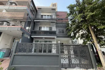 5 Bedroom Townhouse for rent in Phra Khanong, Bangkok near BTS Phra Khanong