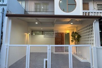 2 Bedroom Townhouse for sale in Lat Phrao, Bangkok near MRT Chok Chai 4