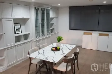 2 Bedroom Condo for rent in Sampoom Garden, Silom, Bangkok near BTS Saint Louis