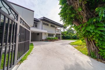 3 Bedroom Commercial for rent in Khlong Toei, Bangkok