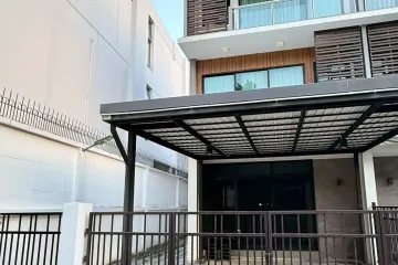 4 Bedroom Townhouse for sale in Supalai Essence Ladprao, Khlong Chan, Bangkok