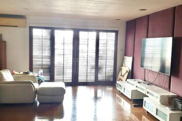 4 Bedroom Condo for rent in Bangkok House Ekamai 12 (Apartment), Khlong Tan Nuea, Bangkok near BTS Ekkamai