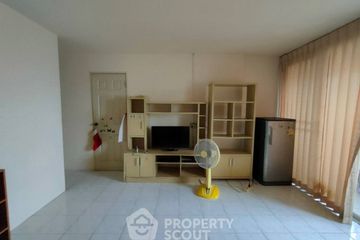2 Bedroom Condo for sale in Sam Sen Nai, Bangkok near BTS Saphan Kwai