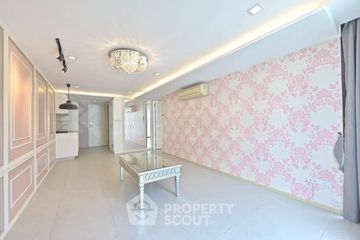 1 Bedroom Condo for sale in SOCIO Ruamrudee, Lumpini, Bangkok near BTS Ploen Chit
