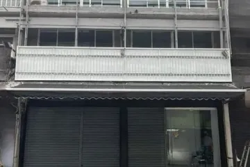 Commercial for rent in Huai Khwang, Bangkok near MRT Huai Khwang