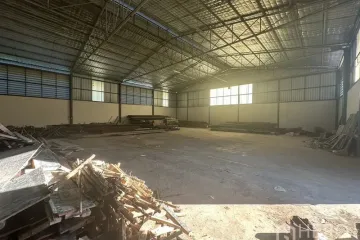 Warehouse / Factory for rent in Saphan Sung, Bangkok near Airport Rail Link Ban Thap Chang