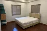 5 Bedroom House for rent in Chan Kasem, Bangkok near MRT Chankasem