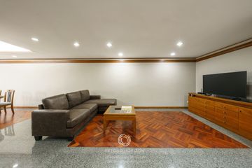2 Bedroom Condo for rent in United Tower, Khlong Tan Nuea, Bangkok near BTS Thong Lo