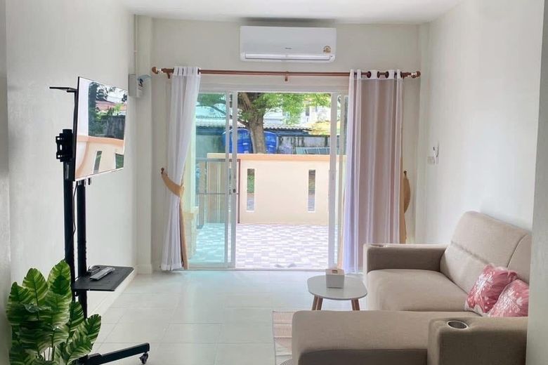 3 Bedroom Townhouse For Rent