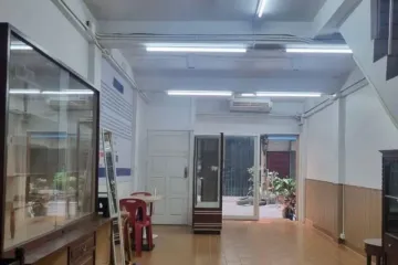 3 Bedroom Commercial for sale in Bang Chak, Bangkok near BTS Bang Chak
