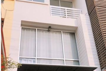 Office for rent in Phlapphla, Bangkok