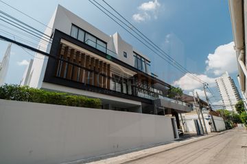5 Bedroom House for sale in Chan Kasem, Bangkok near MRT Phawana