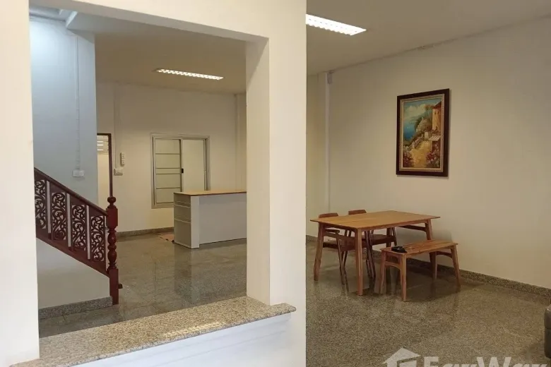 2 Bedroom Townhouse For Rent